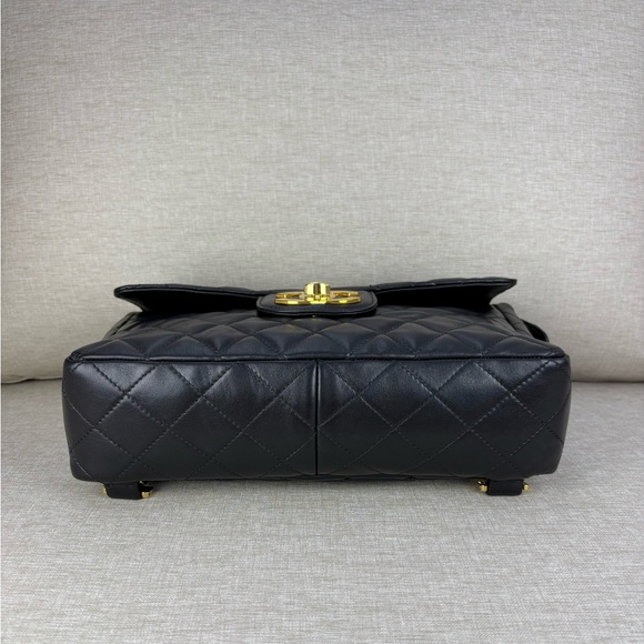 CHANEL Black Lambskin Vintage Backpack Oversized CC GHW 24k plated - Picture 7 of 16